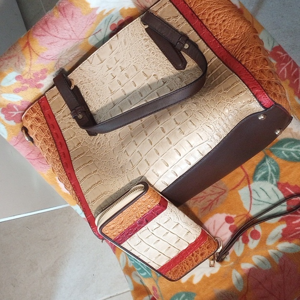Women's Autumn Faux Gator Tote& Matching Wallet